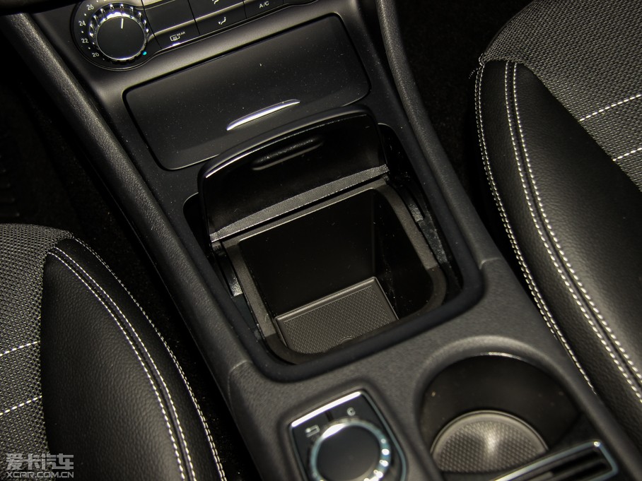 2015YGLA(M) GLA 200