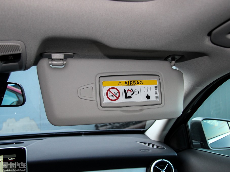 2015YGLA(M) GLA 200