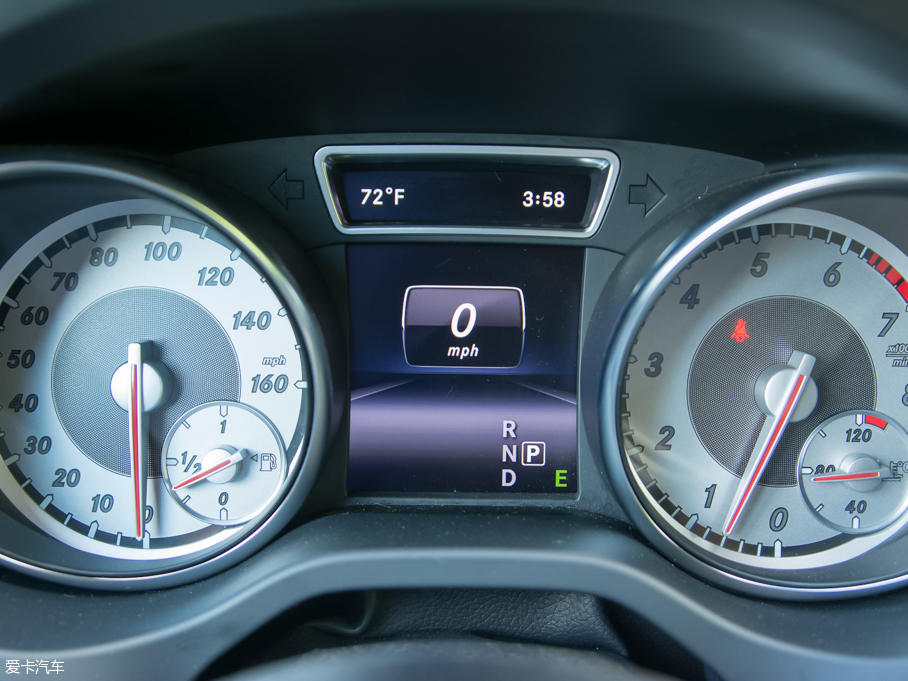 2015YGLA(M) UK-Version 250