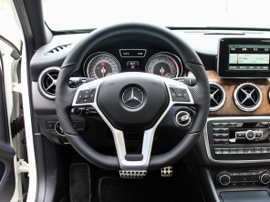 奔馳(進(jìn)口)2015款奔馳GLA級(jí)