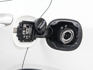 2015GLA 260 4MATIC ^