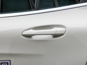 2015GLA 260 4MATIC ^