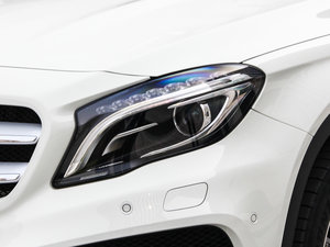 2015GLA 260 4MATIC ^