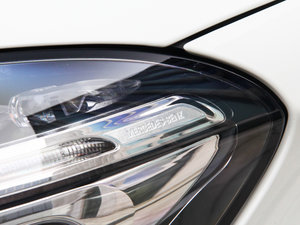 2015GLA 260 4MATIC ^