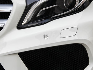 2015GLA 260 4MATIC ^