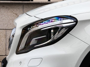 2015GLA 260 4MATIC ^