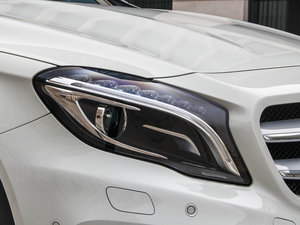 2015GLA 260 4MATIC ^