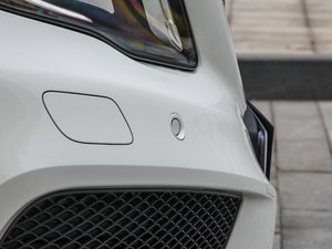 2015GLA 260 4MATIC ^