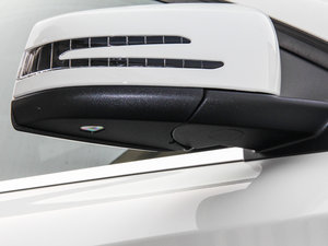 2015GLA 260 4MATIC ^