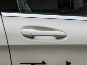 2015GLA 260 4MATIC ^