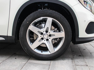 2015GLA 260 4MATIC ^