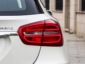 2015GLA 260 4MATIC (ji)^