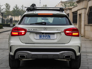 2015GLA 260 4MATIC ^