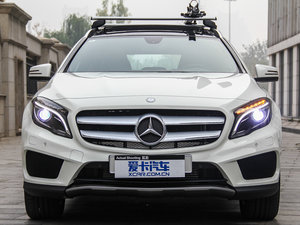2015GLA 260 4MATIC ^