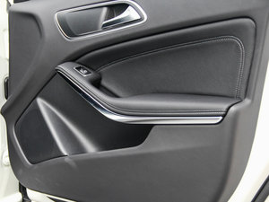 2015GLA 260 4MATIC g