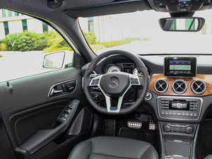 2015GLA 260 4MATIC g