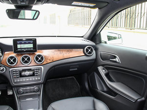 2015GLA 260 4MATIC g