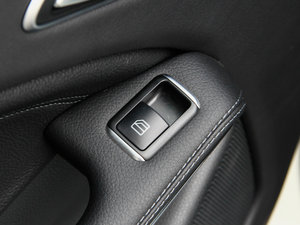 2015GLA 260 4MATIC п؅^(q)