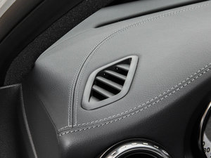 2015GLA 260 4MATIC п؅^(q)