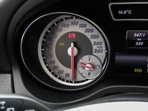 2015GLA 260 4MATIC п؅^(q)