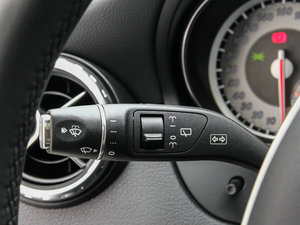 2015GLA 260 4MATIC п؅^