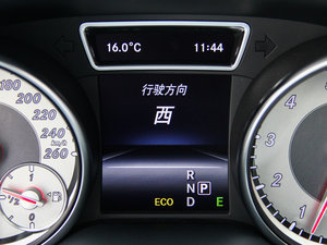 2015GLA 260 4MATIC п؅^