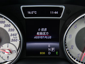 2015GLA 260 4MATIC п؅^