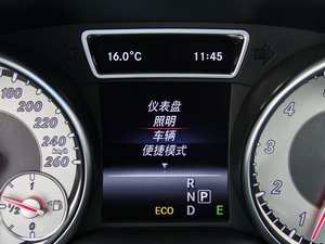 2015GLA 260 4MATIC п؅^(q)