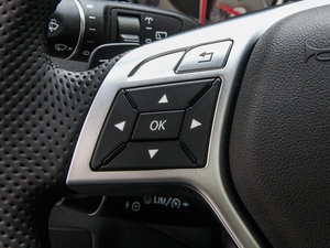 2015GLA 260 4MATIC п؅^(q)