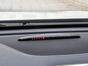 2015GLA 260 4MATIC п؅^