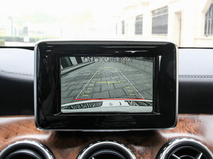 2015GLA 260 4MATIC п؅^