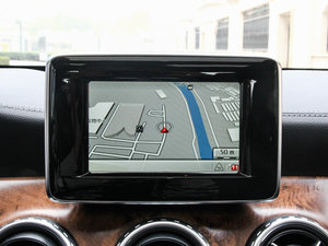 2015GLA 260 4MATIC п؅^