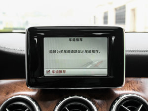 2015GLA 260 4MATIC п؅^