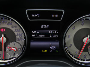 2015GLA 260 4MATIC п؅^