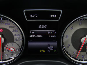 2015GLA 260 4MATIC п؅^