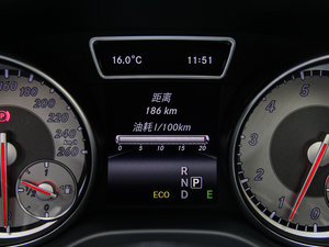 2015GLA 260 4MATIC п؅^