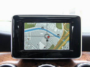 2015GLA 260 4MATIC п؅^(q)