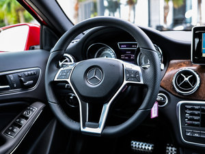 2015GLA 260 4MATIC п؅^(q)