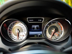 2015GLA 260 4MATIC п؅^(q)