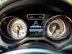 2015GLA 260 4MATIC п؅^(q)