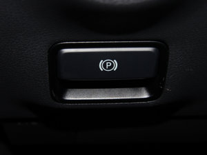 2015款GLA 200 驻车制动器