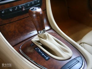 2009款CLS 300 换挡杆