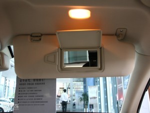 2009款CLS 300 遮阳板（左）