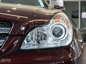 2009款CLS 300 大灯