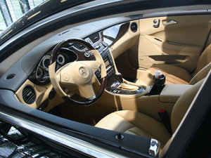 2009款CLS 350 大灯