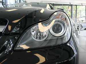 2009款CLS 350 大灯