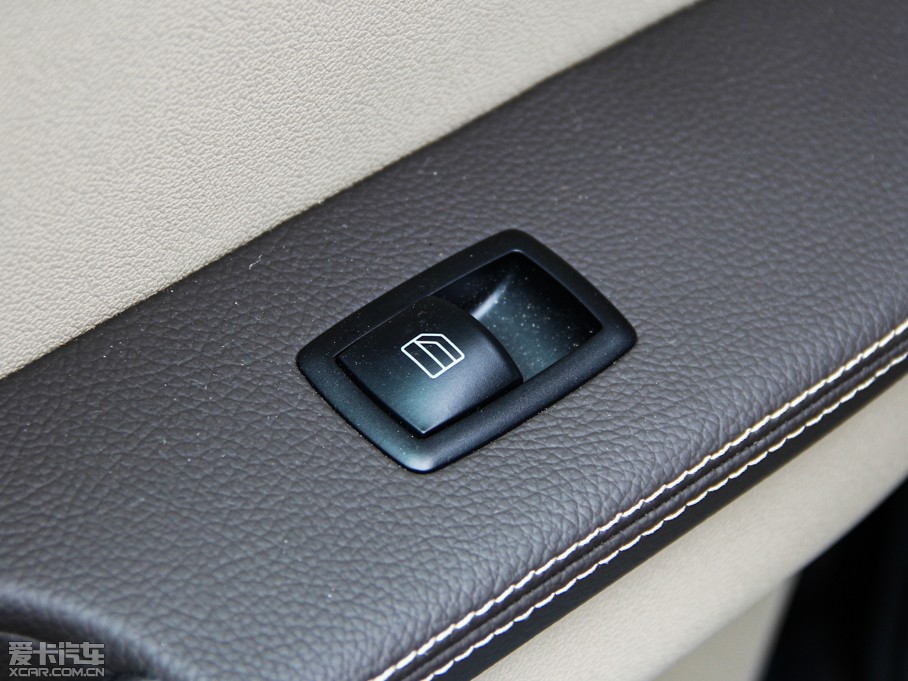 2014YR R 320 4MATIC̄