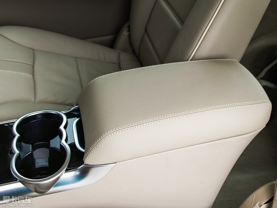 2014YR R 320 4MATIC̄