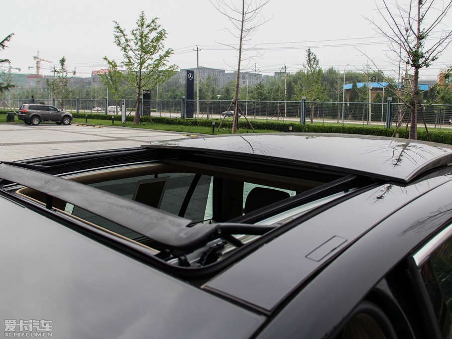 2014YR R 320 4MATIC̄