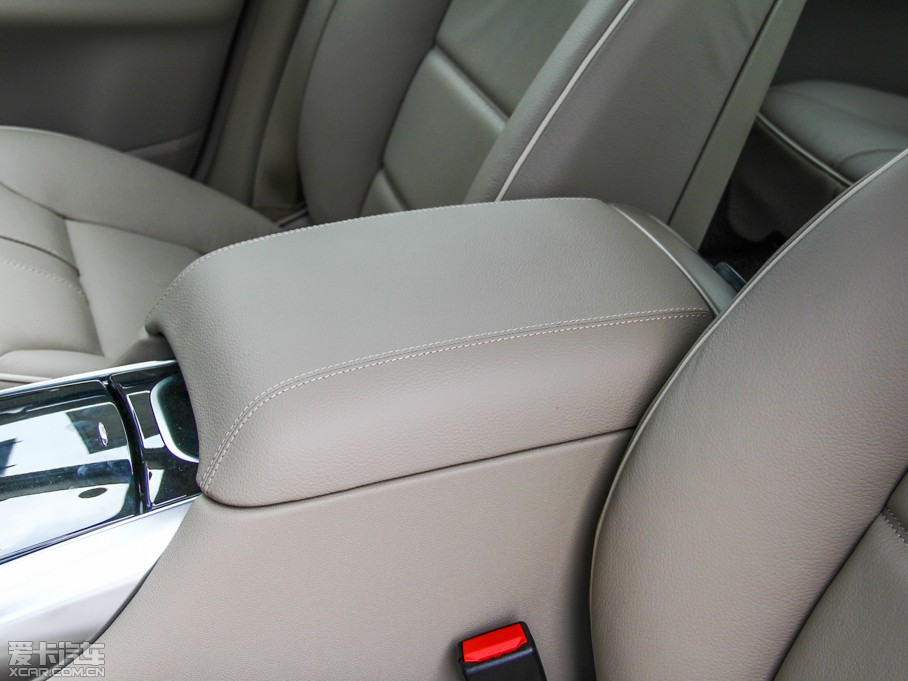 2014YR(j) R 320 4MATIC̄(w)